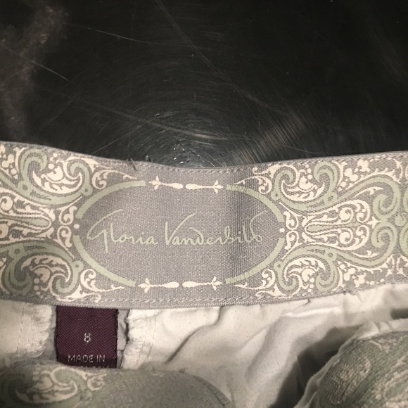 Gloria Vanderbilt shorts - Picture 4 of 4